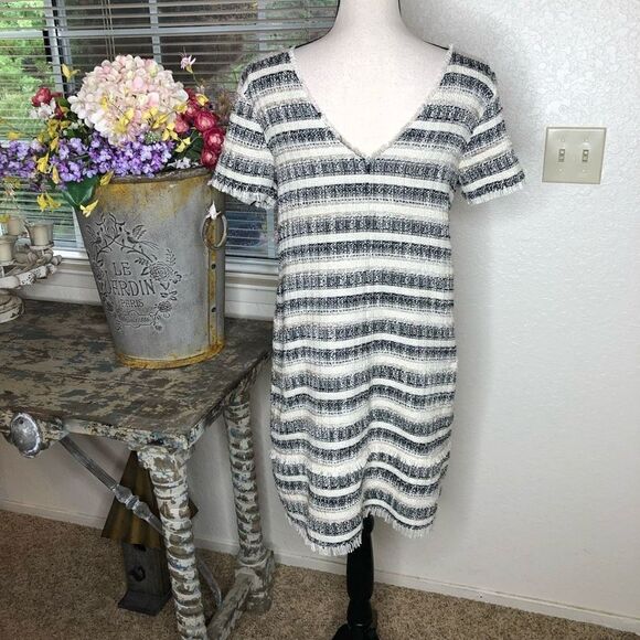 Zara
Basic Cream and Black Tweed Fringed Shift Dress - Picture 5 of 14